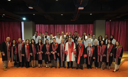 Diş Hekimliği Fakültesi Beyaz Önlük Giyme Töreni Düzenlendi 