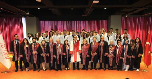 İSTÜN’de Beyaz Önlük Heyecanı: Fizyoterapist Adayları Beyaz Önlüklerini Giydi