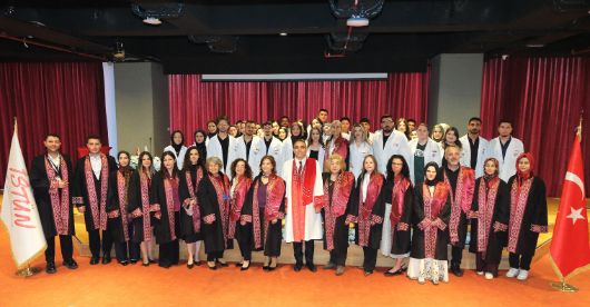 Sağlık Bilimleri Fakültesi’nde Hemşirelik Öğrencilerinin Beyaz Önlük Coşkusu