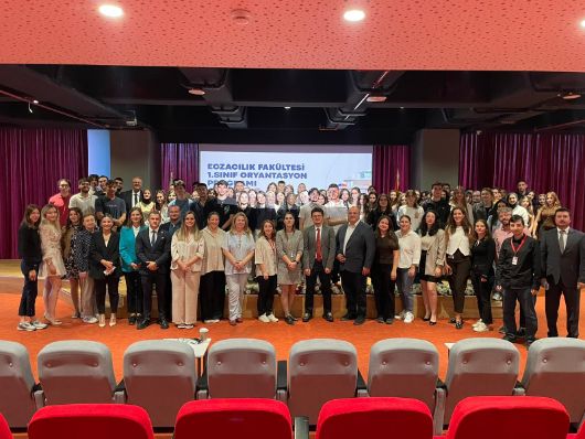 Eczacılık Fakültesi 1. Sınıf Öğrencilerine Oryantasyon Programı Düzenlendi
